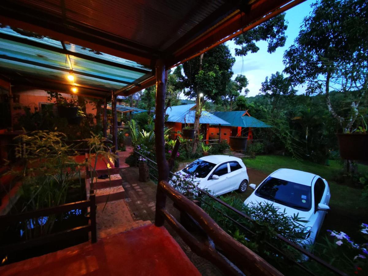 บ้านดินโฮมสเตย์ ปางอุ๋ง Ban Huai Makhuea Som Екстер'єр фото