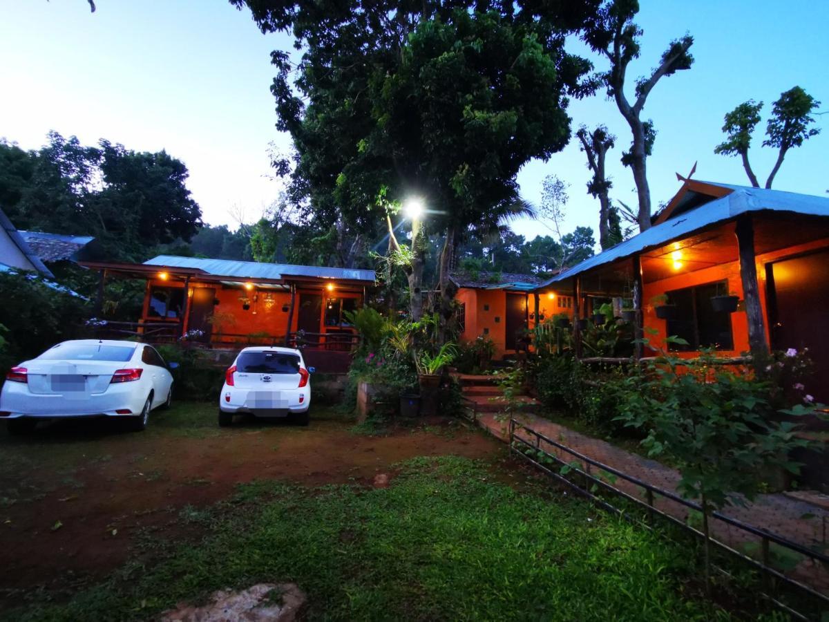 บ้านดินโฮมสเตย์ ปางอุ๋ง Ban Huai Makhuea Som Екстер'єр фото
